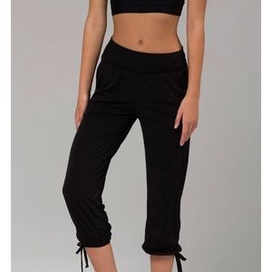 Onzie’s “Gypsy Pant” in black.